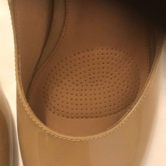 CORSO COMO TAUPE PUMPS. NEW - Picture 6 of 8